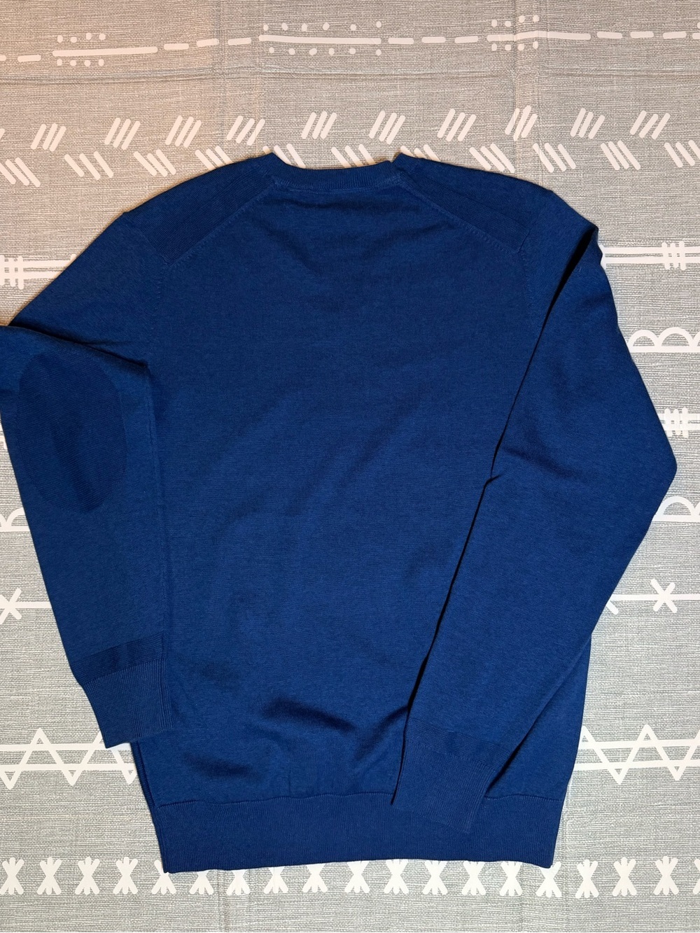 Ben Sherman Men's V-Neck Sweater in Deep Blue - Picture 2 of 10